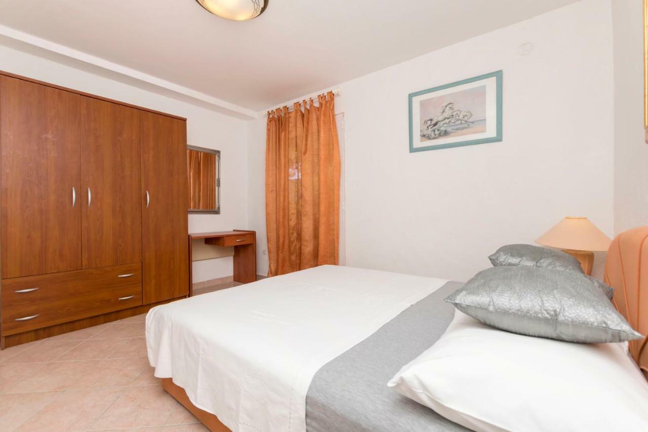 Apartments Babaja Трогір Екстер'єр фото